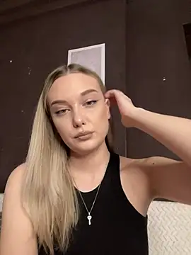 Snapshot of Alisa_Rise chatting on 2, 3, 2025 Alisa Rise online show from 2, 3, 2025