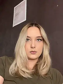 Snapshot of Alisa_Rise chatting on 11, 10, 2025 Alisa Rise online show from 11, 10, 2025