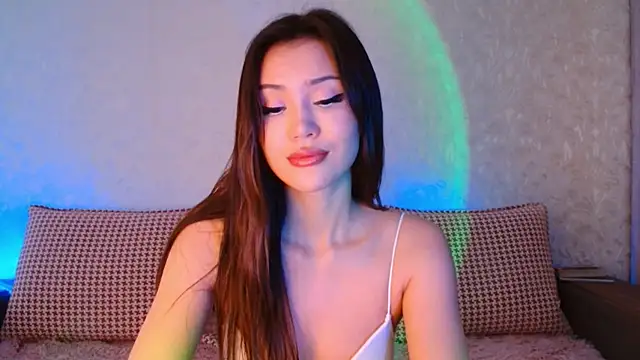 Min Jee  online show from 3, 2, 2025