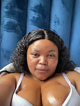 Snapshot of Curveysinaa chatting on 5, 2, 2025 Curveysinaa online show from 5, 2, 2025