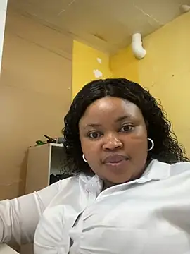 Snapshot of Curveysinaa chatting on 10, 2, 2025 Curveysinaa online show from 10, 2, 2025