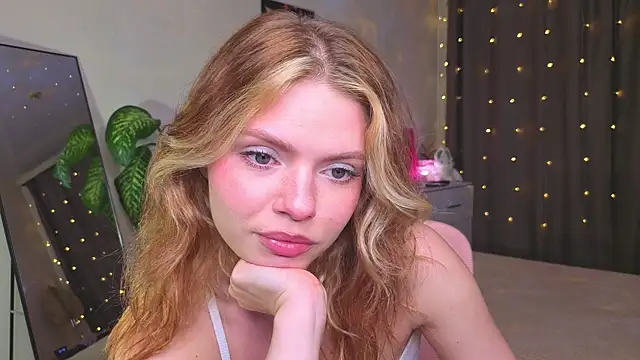 Snapshot of Red__Candy chatting on 2, 8, 2026 Red Candy online show from 2, 8, 2026