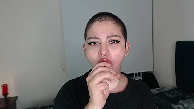 Bitsy Messy online show from 4, 3, 2025