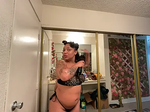 Snapshot of GoddessNih chatting on 17, 10, 2025 GoddessNih online show from 17, 10, 2025