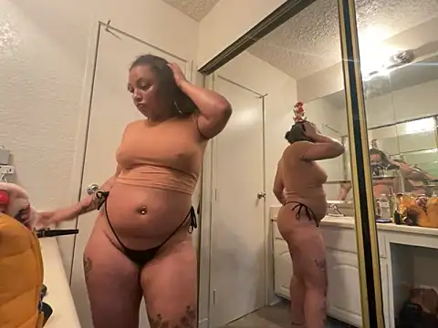 Snapshot of GoddessNih chatting on 1, 11, 2025 GoddessNih online show from 1, 11, 2025