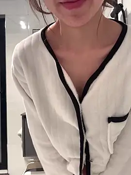 Snapshot of Aimeil chatting on 8, 3, 2025 Aimeil online show from 8, 3, 2025