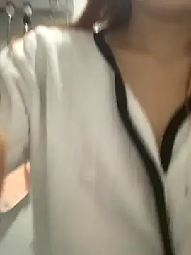 Snapshot of Aimeil chatting on 28, 11, 2025 Aimeil online show from 28, 11, 2025