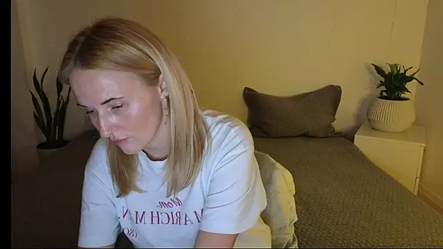 Snapshot of AlisssaRose chatting on 15, 3, 2025 AlisssaRose online show from 15, 3, 2025