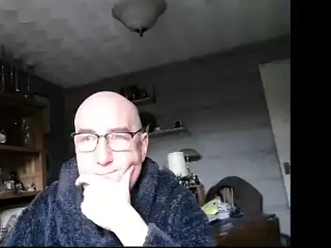 Snapshot of Adamdaddybear chatting on 10, 12, 2024 Adamdaddybear online show from 10, 12, 2024