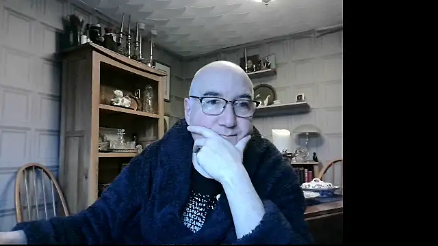 Snapshot of Adamdaddybear chatting on 8, 1, 2025 Adamdaddybear online show from 8, 1, 2025