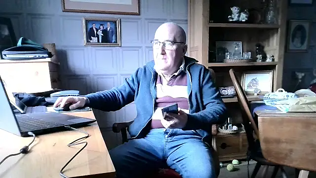 Snapshot of Adamdaddybear chatting on 1, 2, 2025 Adamdaddybear online show from 1, 2, 2025