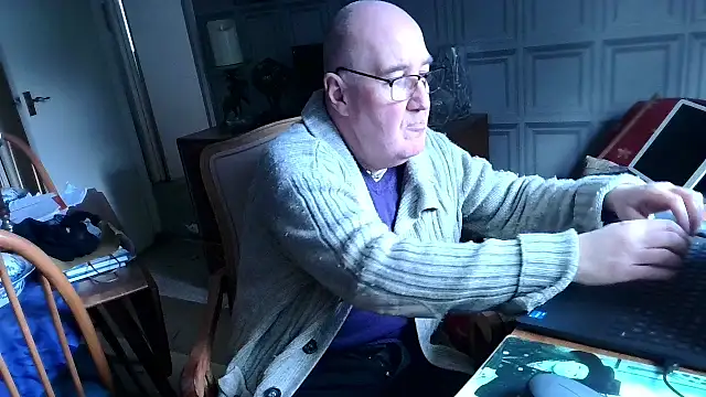 Snapshot of Adamdaddybear chatting on 19, 2, 2025 Adamdaddybear online show from 19, 2, 2025