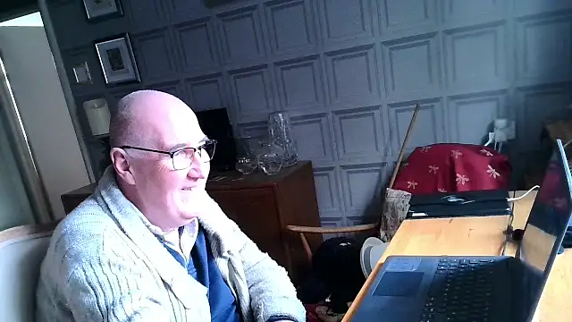 Snapshot of Adamdaddybear chatting on 6, 3, 2025 Adamdaddybear online show from 6, 3, 2025