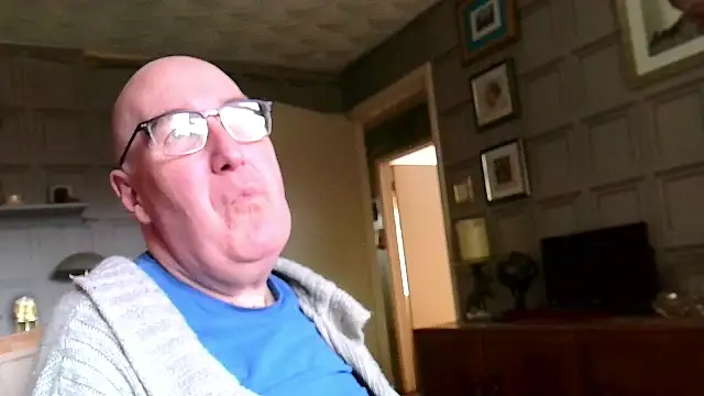 Snapshot of Adamdaddybear chatting on 9, 3, 2025 Adamdaddybear online show from 9, 3, 2025