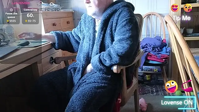 Snapshot of Adamdaddybear chatting on 23, 9, 2025 Adamdaddybear online show from 23, 9, 2025