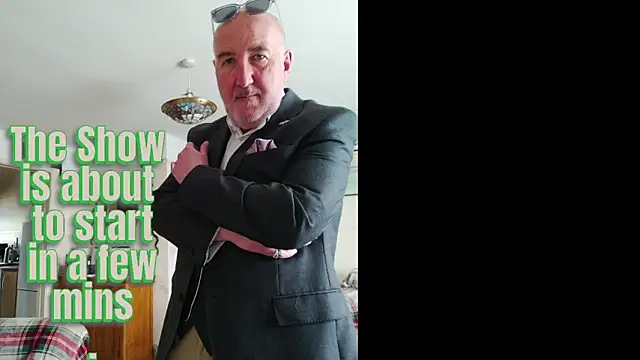 Snapshot of Adamdaddybear chatting on 1, 10, 2025 Adamdaddybear online show from 1, 10, 2025