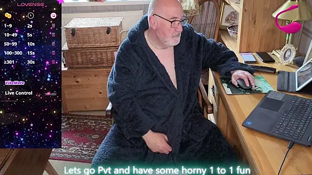 Adamdaddybear online show from 28, 4, 2026