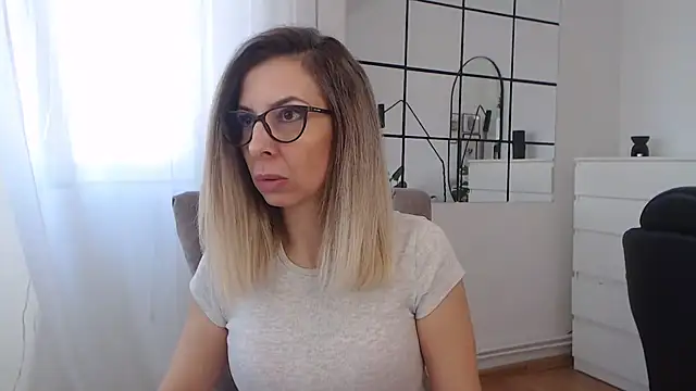 SukyGirl online show from 27, 1, 2025