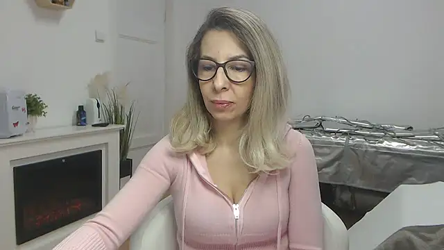 SukyGirl online show from 27, 2, 2025