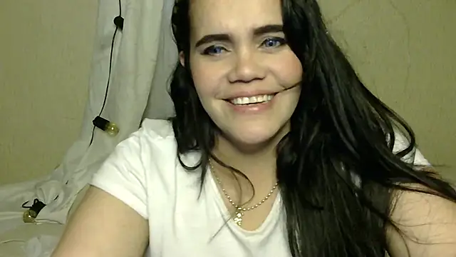 Snapshot of blue_angel33 chatting on 3, 12, 2024 blue angel33 online show from 3, 12, 2024