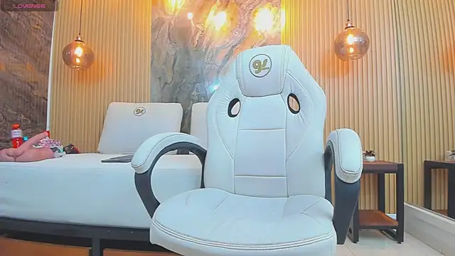 Snapshot of ella_harper chatting on 22, 10, 2025 ella harper online show from 22, 10, 2025