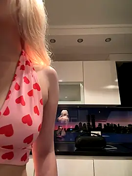 Snapshot of XMelissaX chatting on 22, 10, 2025 XMelissaX online show from 22, 10, 2025