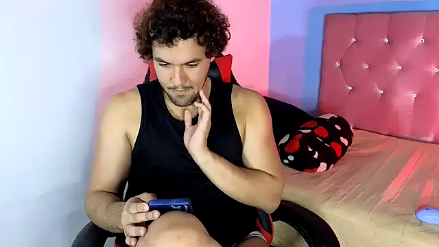 Snapshot of FreyrStyle chatting on 1, 12, 2024 FreyrStyle online show from 1, 12, 2024