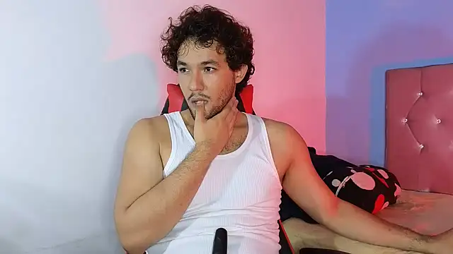 Snapshot of FreyrStyle chatting on 2, 12, 2024 FreyrStyle online show from 2, 12, 2024