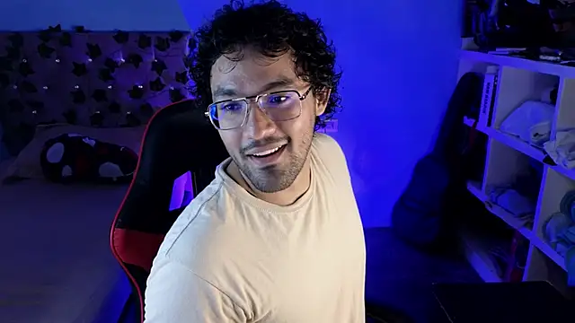 Snapshot of FreyrStyle chatting on 9, 10, 2025 FreyrStyle online show from 9, 10, 2025