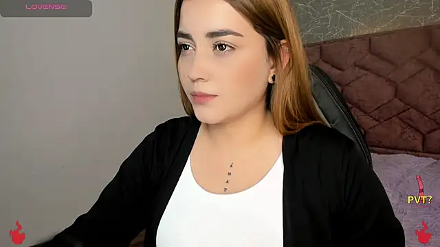 Snapshot of Lucia_star__ chatting on 10, 12, 2024 Lucia star online show from 10, 12, 2024