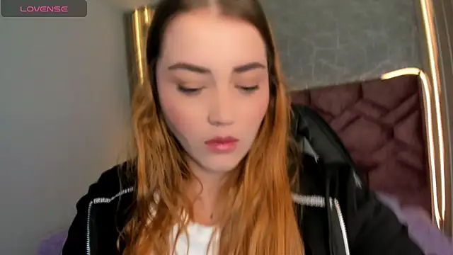 Snapshot of Lucia_star__ chatting on 2, 1, 2025 Lucia star online show from 2, 1, 2025