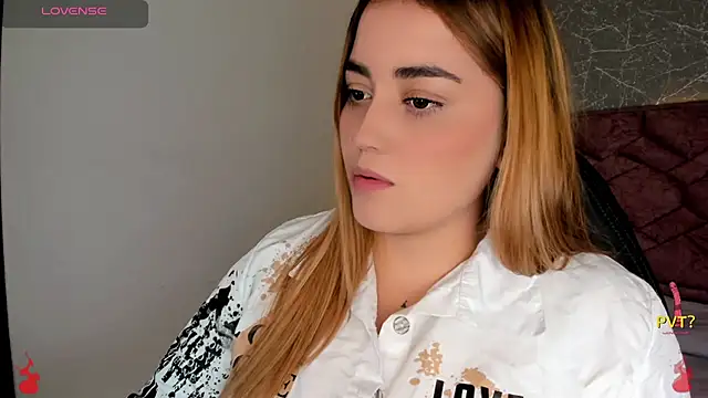 Snapshot of Lucia_star__ chatting on 4, 1, 2025 Lucia star online show from 4, 1, 2025