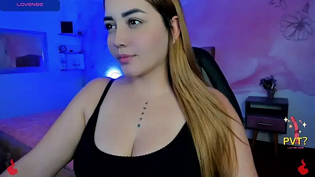 Snapshot of Lucia_star__ chatting on 4, 3, 2025 Lucia star online show from 4, 3, 2025