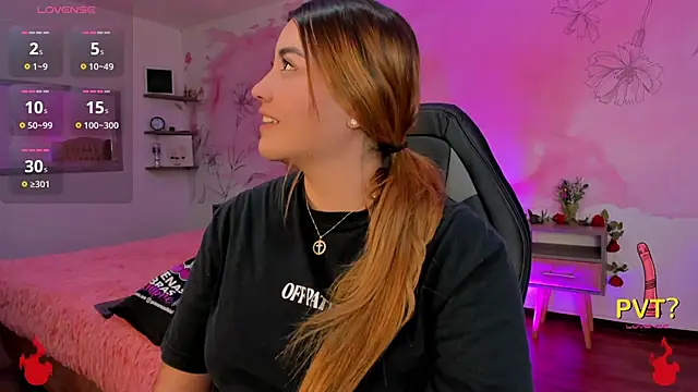 Snapshot of Lucia_star__ chatting on 19, 3, 2025 Lucia star online show from 19, 3, 2025