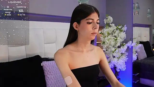 Snapshot of CuteAri chatting on 2, 11, 2025 CuteAri online show from 2, 11, 2025