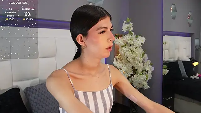 Snapshot of CuteAri chatting on 13, 12, 2025 CuteAri online show from 13, 12, 2025