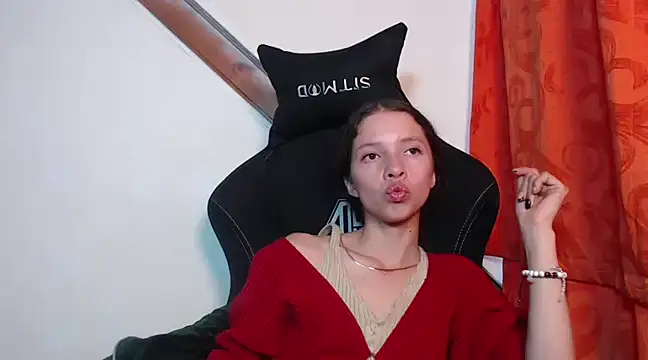 Snapshot of sweetdam12 chatting on 6, 2, 2025 sweetdam12 online show from 6, 2, 2025