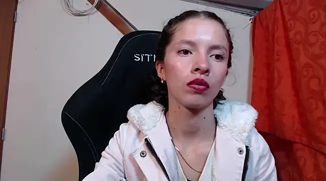 Snapshot of sweetdam12 chatting on 3, 3, 2025 sweetdam12 online show from 3, 3, 2025