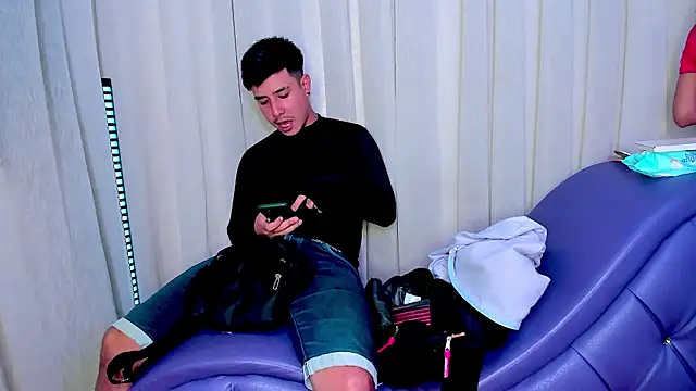 Yourslust  online show from 7, 1, 2026