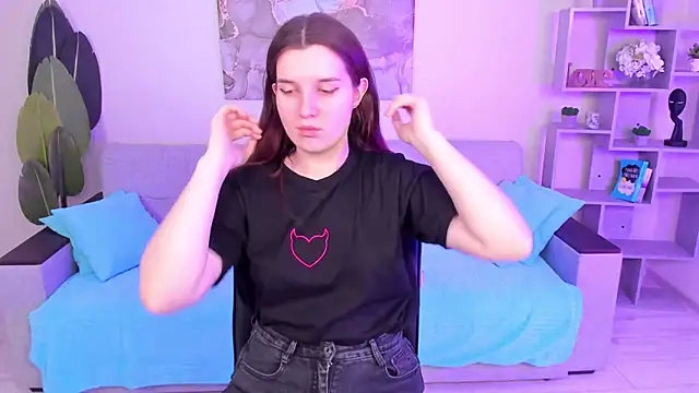 BonneyLove online show from 13, 2, 2025