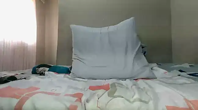 Snapshot of WetwetPussy31 chatting on 5, 3, 2025 WetwetPussy31 online show from 5, 3, 2025