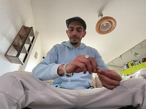 Rebeu313 online show from 13, 3, 2025