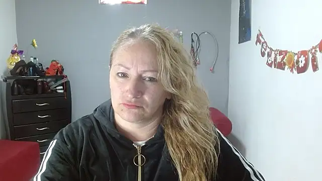 emperabigbootybigass online show from 11, 3, 2025