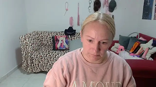 emperabigbootybigass online show from 13, 4, 2026