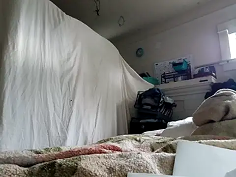 Snapshot of DevinToore chatting on 15, 10, 2025 DevinToore online show from 15, 10, 2025