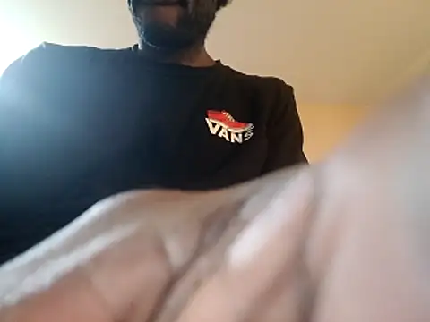 Snapshot of DevinToore chatting on 19, 10, 2025 DevinToore online show from 19, 10, 2025