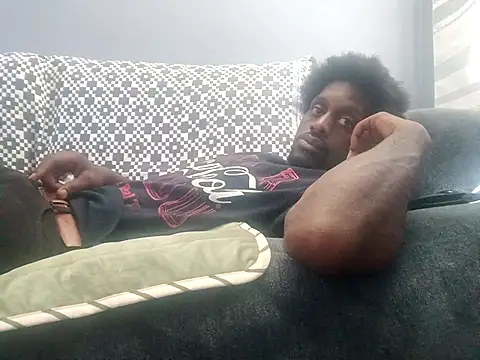 Snapshot of DevinToore chatting on 6, 11, 2025 DevinToore online show from 6, 11, 2025