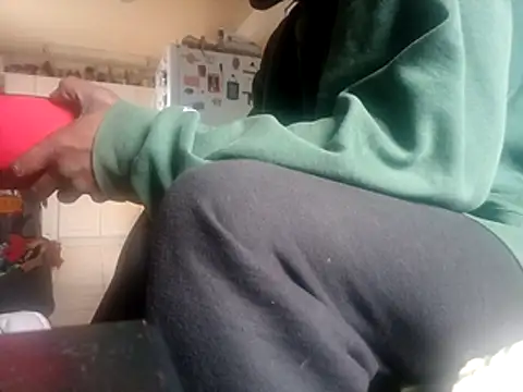 Snapshot of DevinToore chatting on 17, 12, 2025 DevinToore online show from 17, 12, 2025