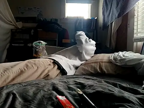 Snapshot of DevinToore chatting on 21, 12, 2025 DevinToore online show from 21, 12, 2025