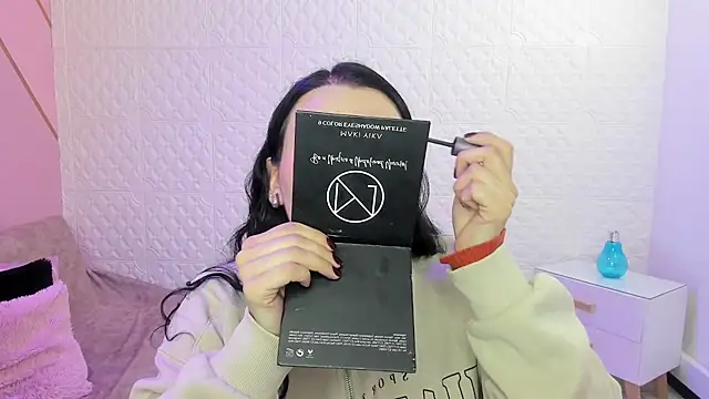 Snapshot of Violetaa_diazz chatting on 9, 10, 2025 Violetaa diazz online show from 9, 10, 2025